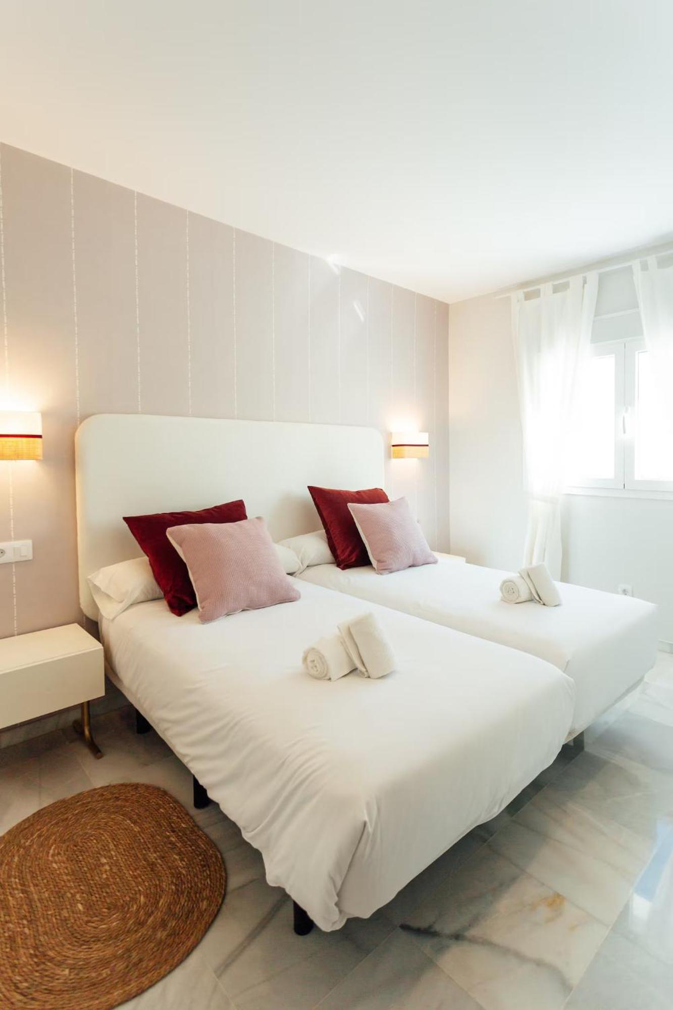 Reformed And Comfy- 2Bd 2Bth- Arenal Apartment Seville Luaran gambar
