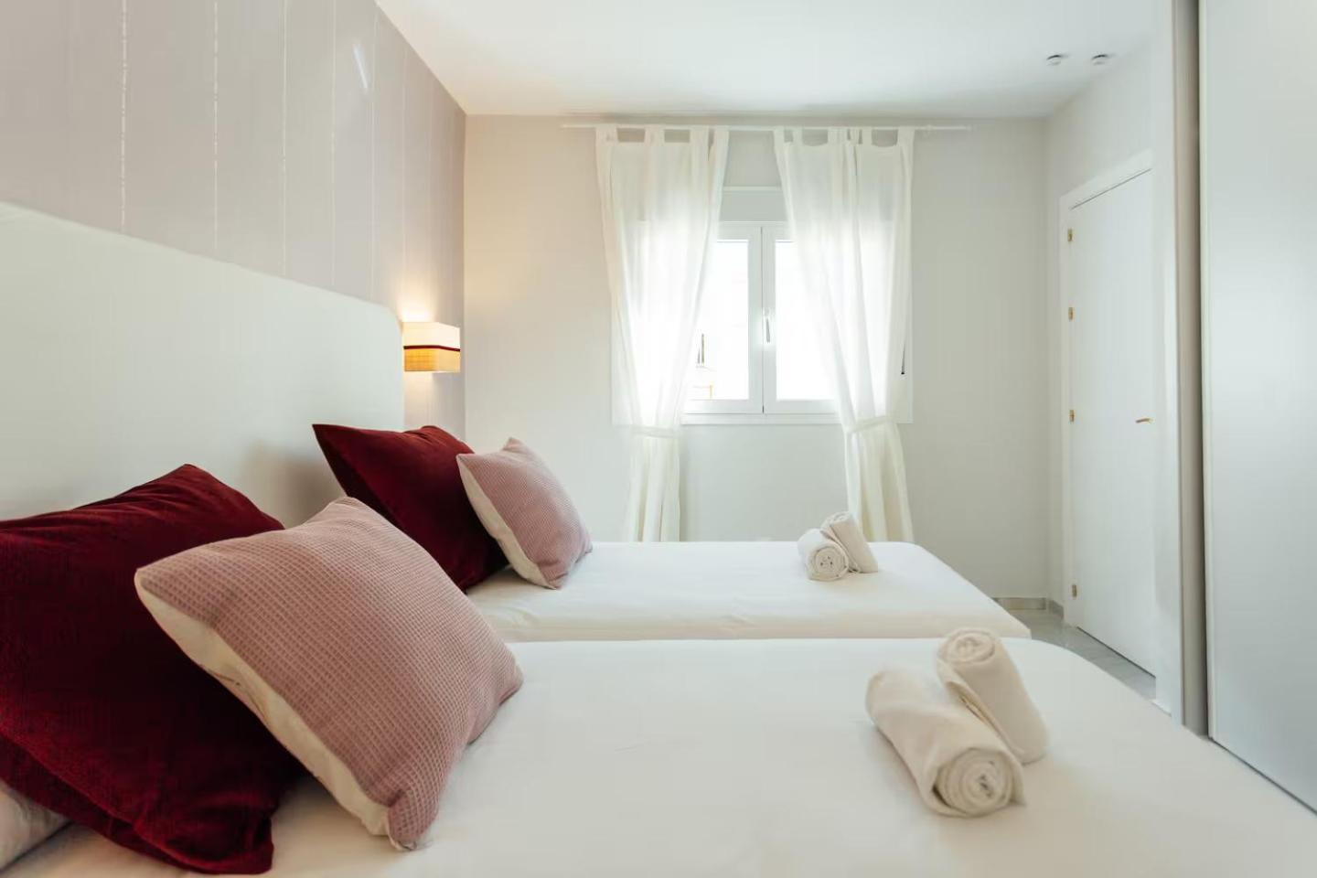 Reformed And Comfy- 2Bd 2Bth- Arenal Apartment Seville Luaran gambar