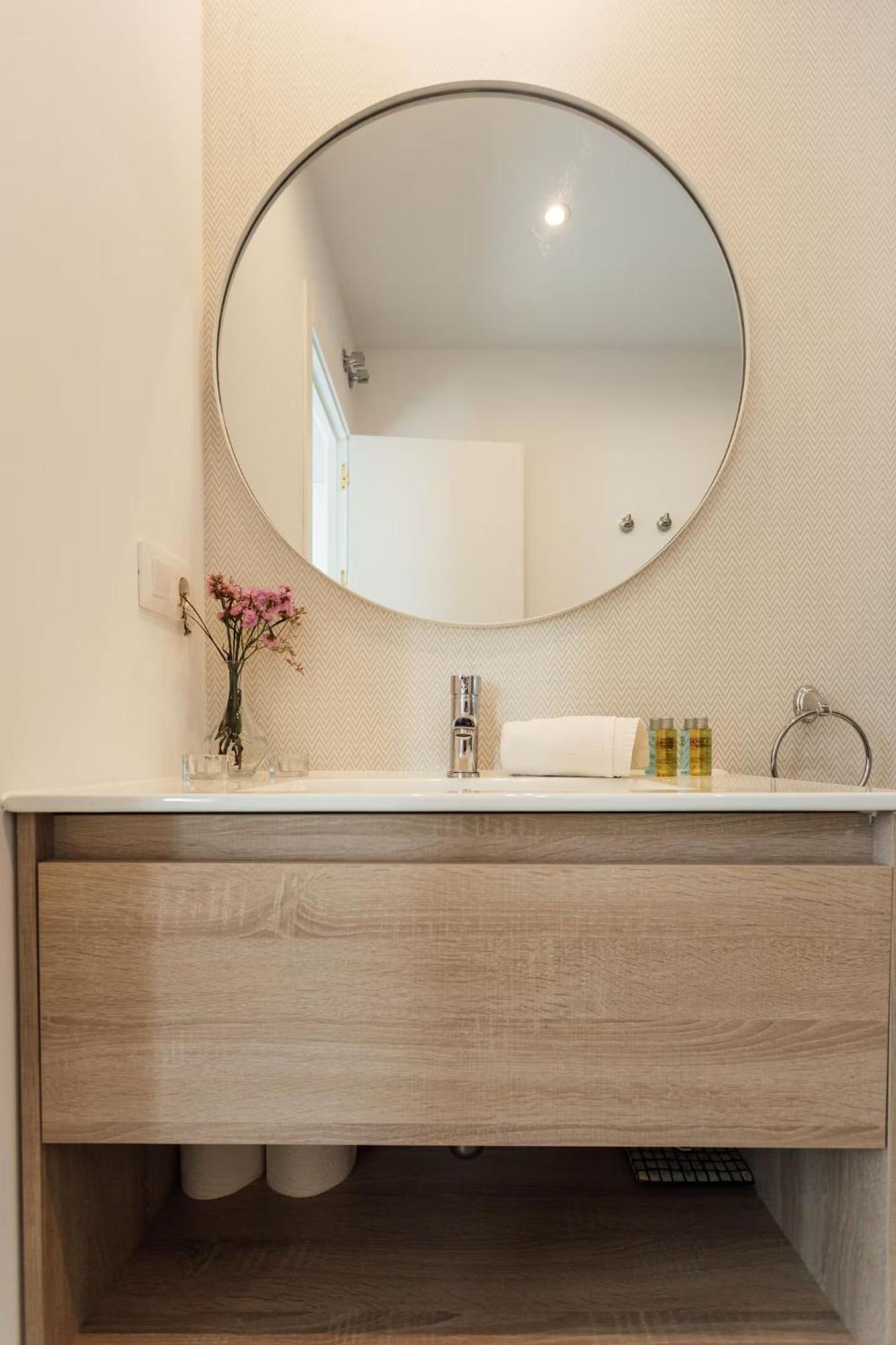 Reformed And Comfy- 2Bd 2Bth- Arenal Apartment Seville Luaran gambar