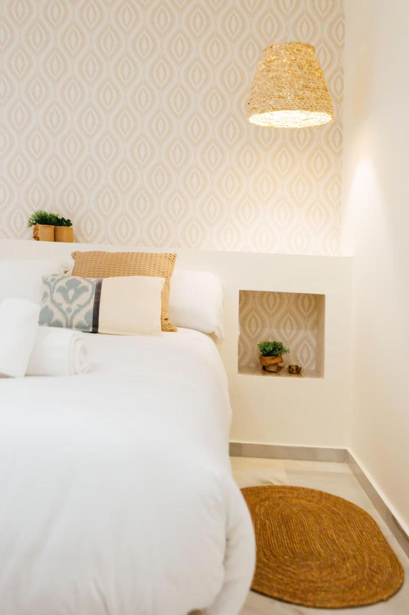 Reformed And Comfy- 2Bd 2Bth- Arenal Apartment Seville Luaran gambar